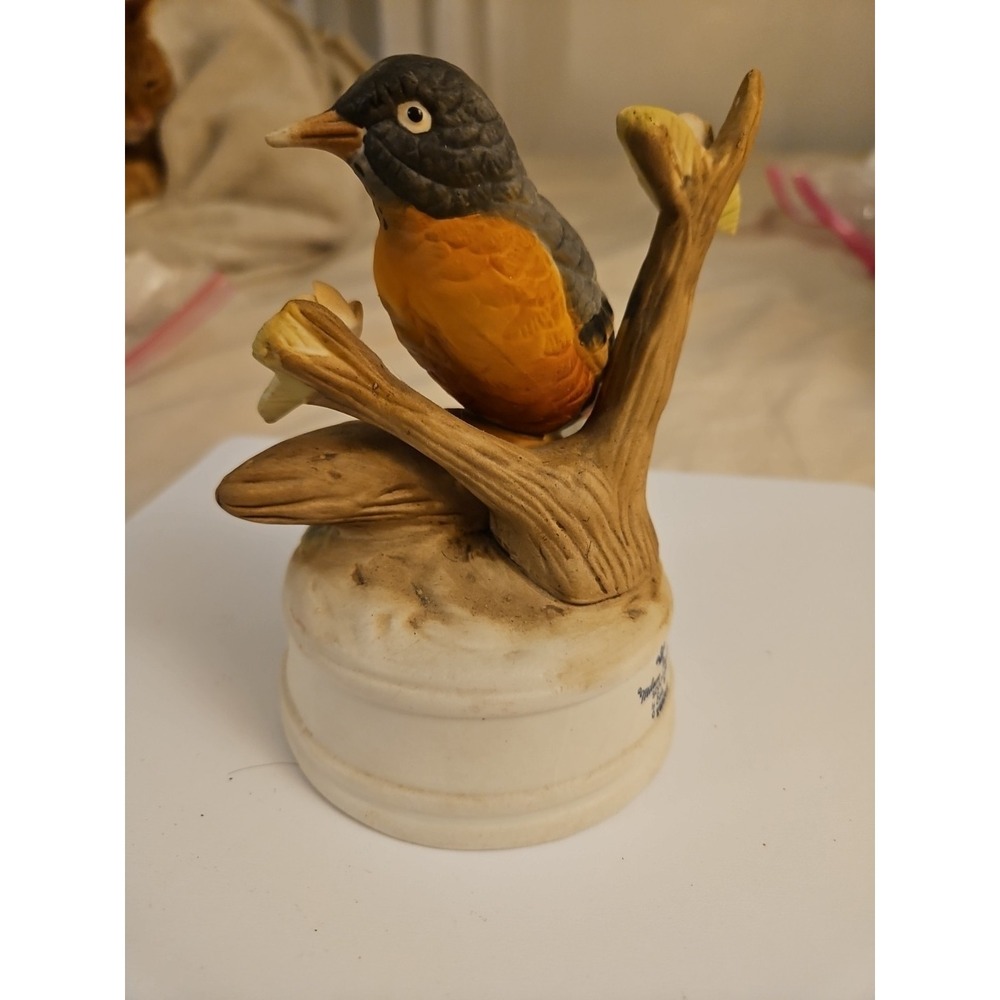 Vintage Milano Porcelain Bird Music Box /‎ Robin on a Branch / Eda Mann (466) - Picture 4 of 7